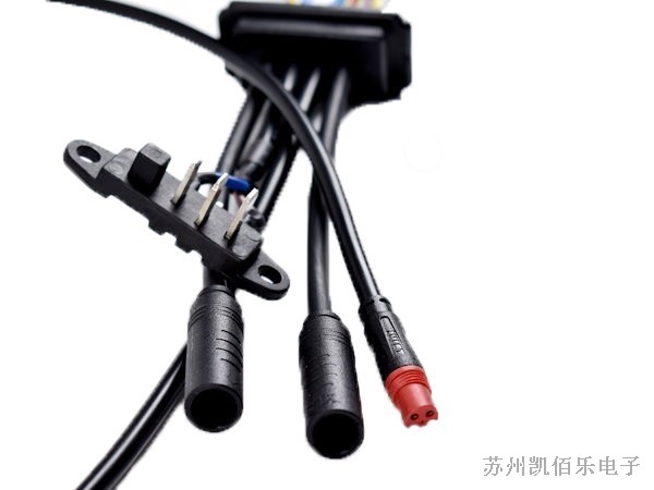 電動(dòng)輪椅防水線束細(xì)節(jié)